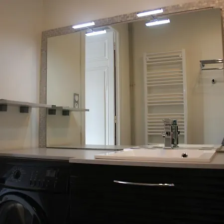 Cote Chic Apartment
